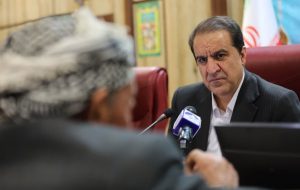دکتر کرمی استاندار ایلام در دیدار عمومی
