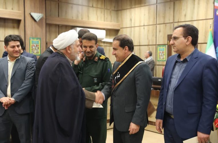 گزارش تصویری/ تجلیل از خانواده های معظم دارای چند شهید در اجلاسیه ملی سلام شهید