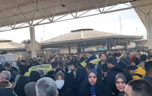 فرماندار مهران خبر داد: بازرسی از سوی عراق سبب کندی تردد زائران در مرز مهران شده است فرماندار مهران خبر داد: بازرسی از سوی عراق سبب کندی تردد زائران در مرز مهران شده است