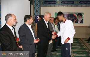 خیرین ایلامی 22 زندانی را از زندان آزاد کردند خیرین ایلامی 22 زندانی را از زندان آزاد کردند