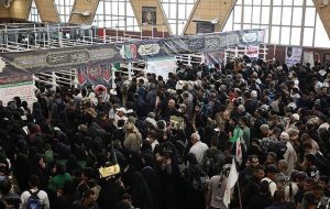 شور بیپایان در مسیر عشق / از گرمای مرداد تا اشکهای مقدس؛ قصه زائران مهران شور بیپایان در مسیر عشق / از گرمای مرداد تا اشکهای مقدس؛ قصه زائران مهران