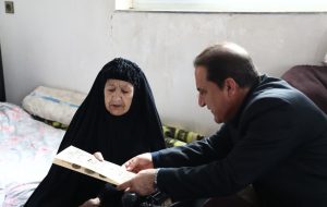 در آستانه هفته دولت؛ استاندار ایلام با خانواده شهدا دیدار کرد   