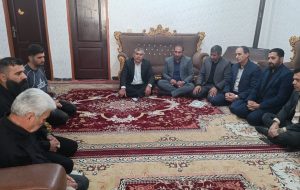 دیدار مدیرکل بنیاد شهید استان ایلام با خانوادههای معظم شهدای جنگ رمضان در آبدانان دیدار مدیرکل بنیاد شهید استان ایلام با خانوادههای معظم شهدای جنگ رمضان در آبدانان