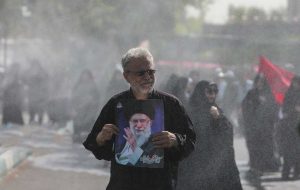 خداحافظی با پناهِ دل‌ها؛ سوگِ ملتی که عاشق بود