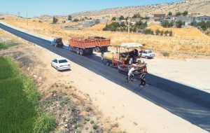 اجرای طرحهای روکش آسفالت و ایمنسازی محورهای ارتباطی شهرستان سیروان اجرای طرحهای روکش آسفالت و ایمنسازی محورهای ارتباطی شهرستان سیروان